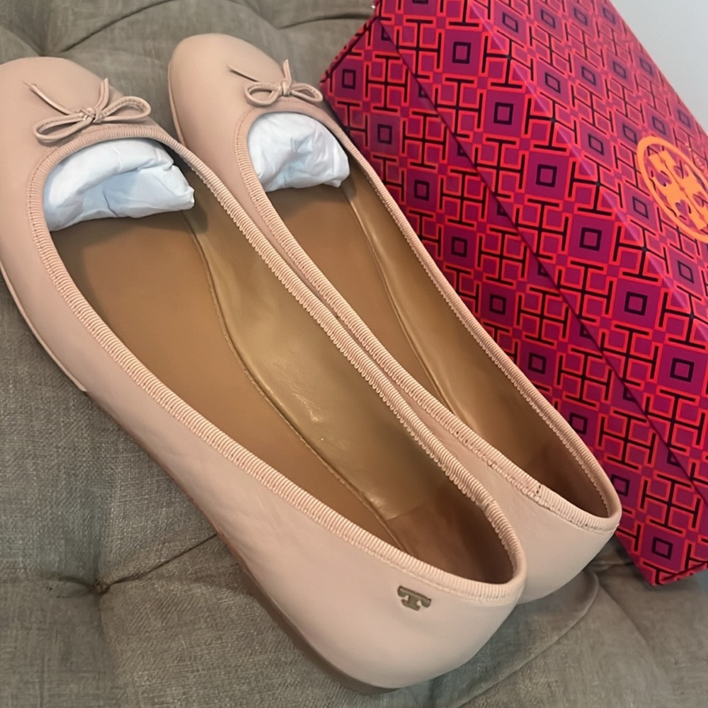 Tory Burch, Size 10 - sand, driver ballet flats - Picture 4 of 8